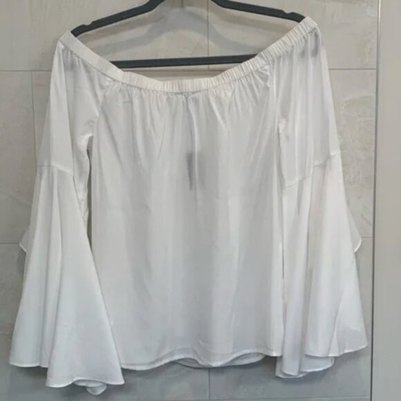 Express Tops - Express NWT Women's White Flowy Top!